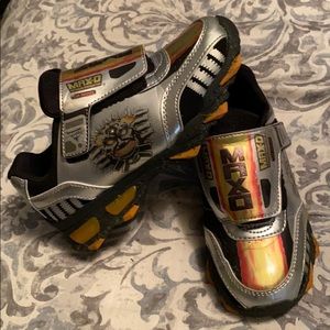 Max-D monster jam shoes. Boys size 13.5